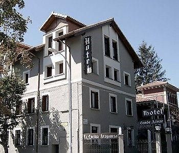 Conde Aznar Jaca Exterior foto