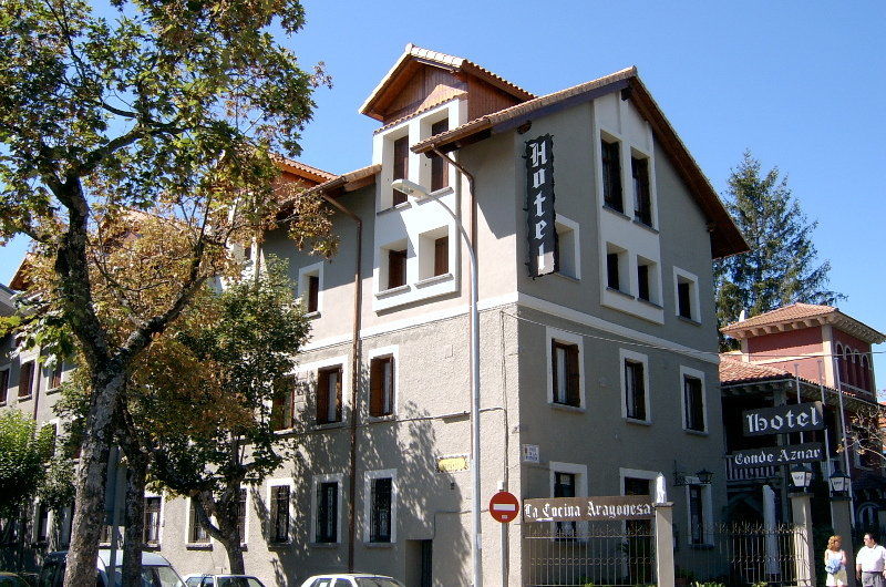Conde Aznar Jaca Exterior foto